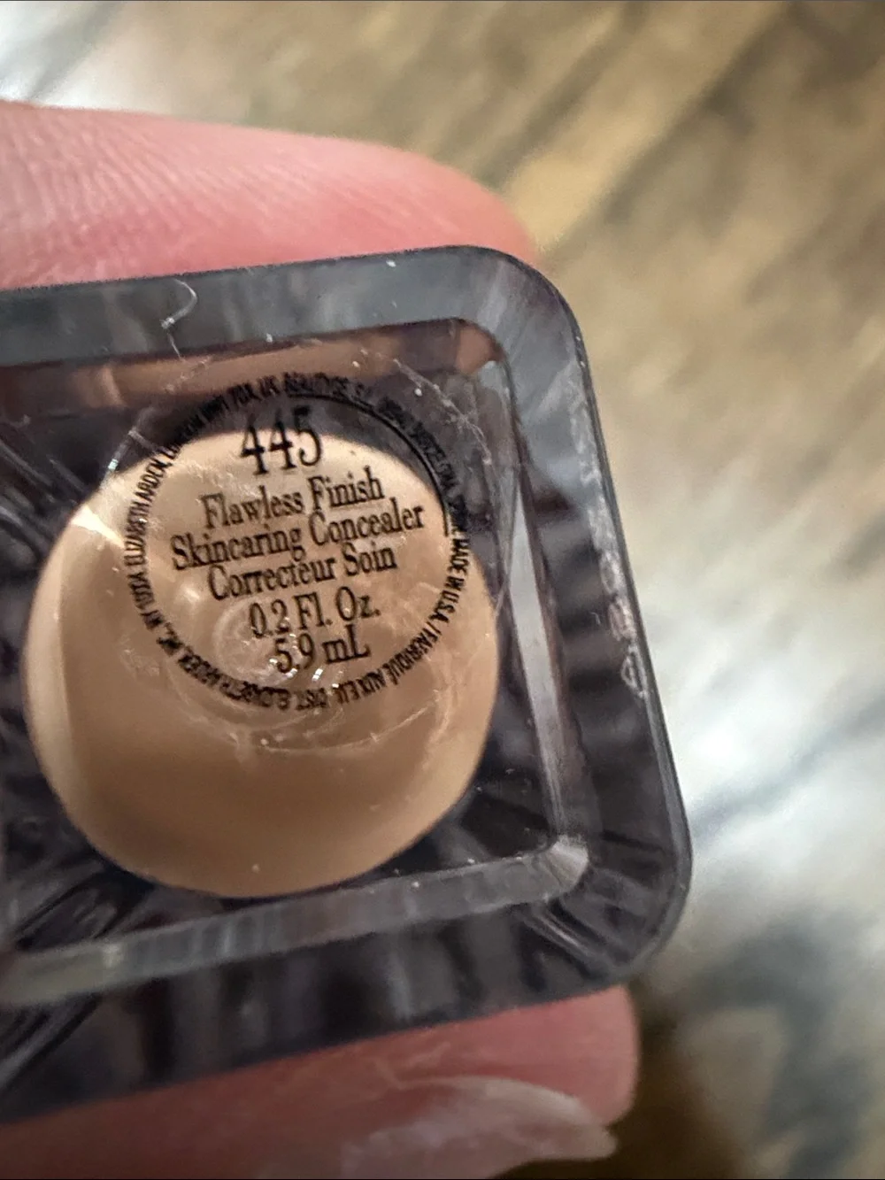 Elizabeth Arden Flawless Finish Skin caring Consealer 445